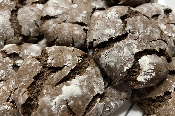 Vegan Chocolate Crinkle Cookies